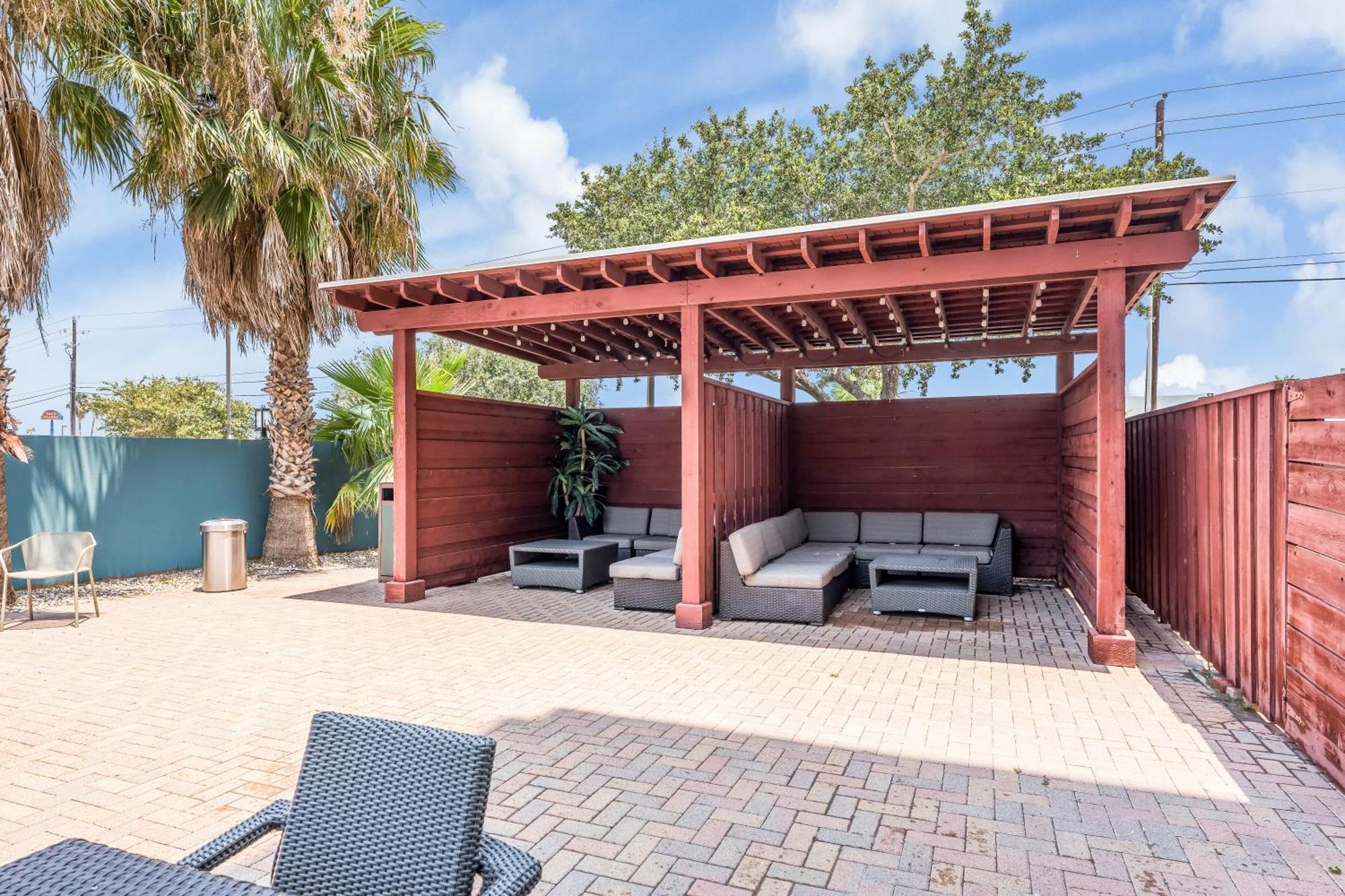 Holiday Inn - Brownsville By Ihg Exterior foto